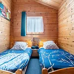 16 Paquerette Шале